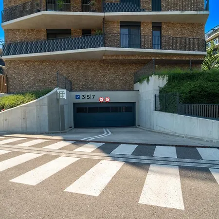 Modern Beautiful Close To The Center *