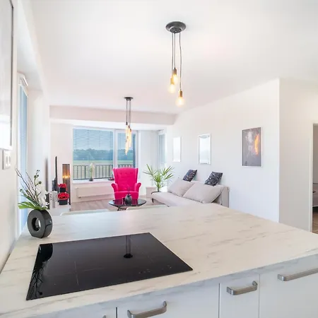 Modern Beautiful Close To The Center * Bratislava