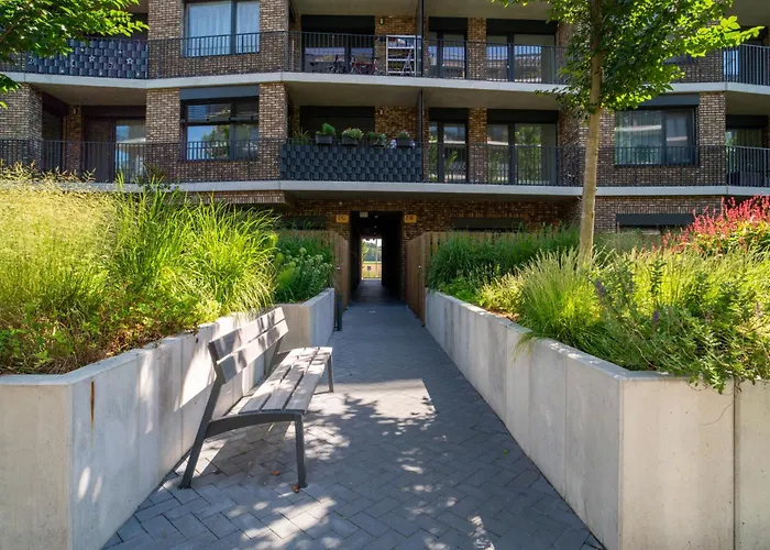 Modern Beautiful Close To The Center *