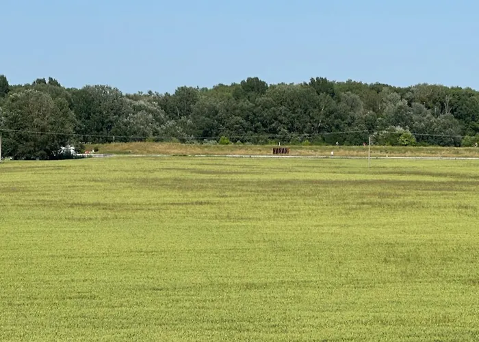 Modern Beautiful Close To The Center Apartment