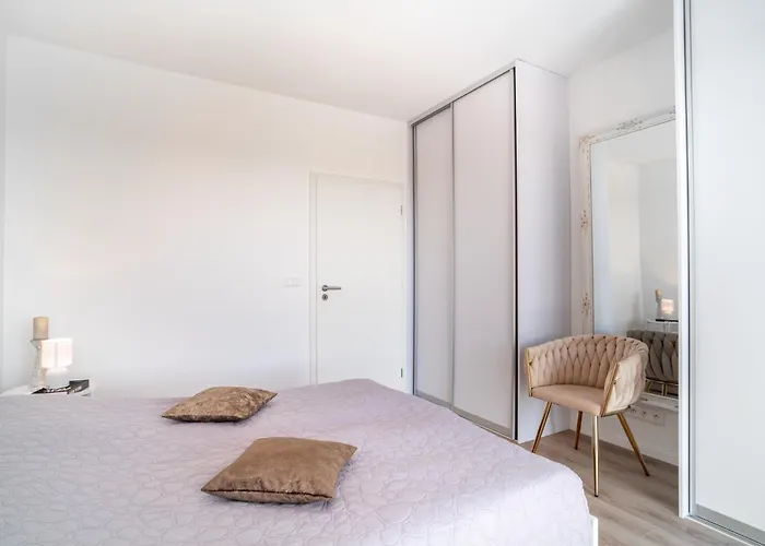 Modern Beautiful Close To The Center Apartment